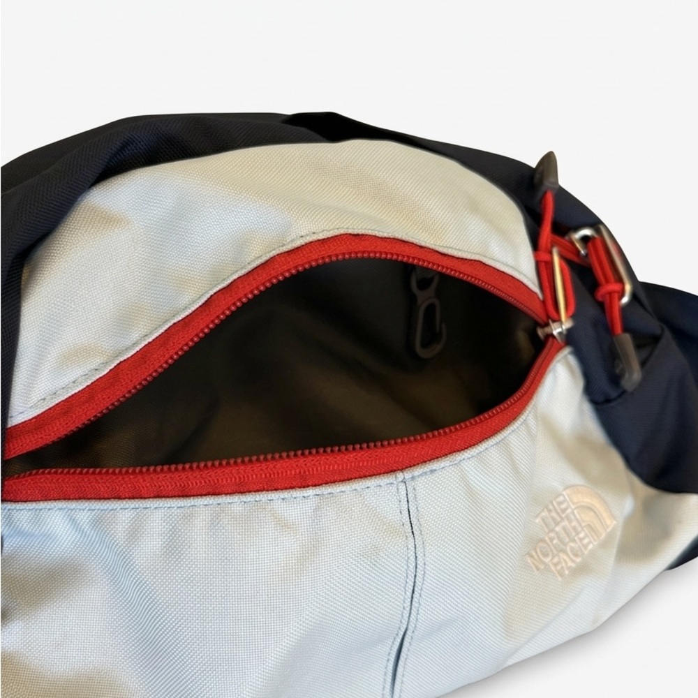 The North Face Roo II Hiking Bag | Crossbody Lumbar - Picture 4 of 6